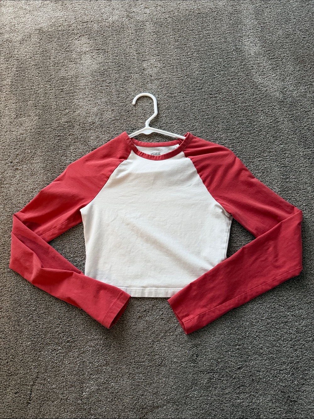 PINK Victoria's Secret White & Red Long-Sleeve Raglan Crop Top